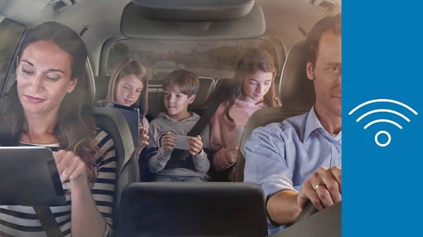 FordPass Connect - family in a car